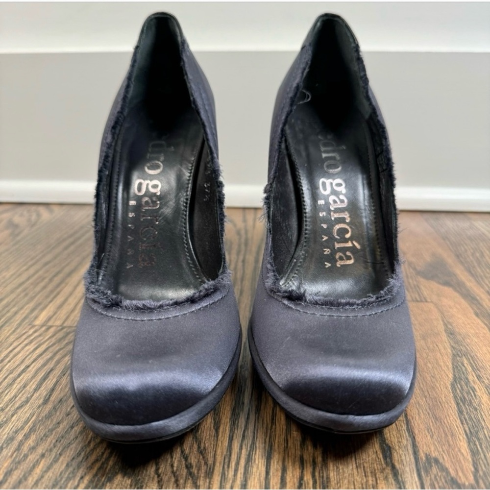 Pedro Garcia Satin Fringe Trim Heels size 37.5/7.5 with elegant platform